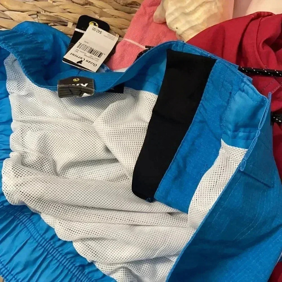 NWT Ocean Current XXL swim trunks - Picture 5 of 7